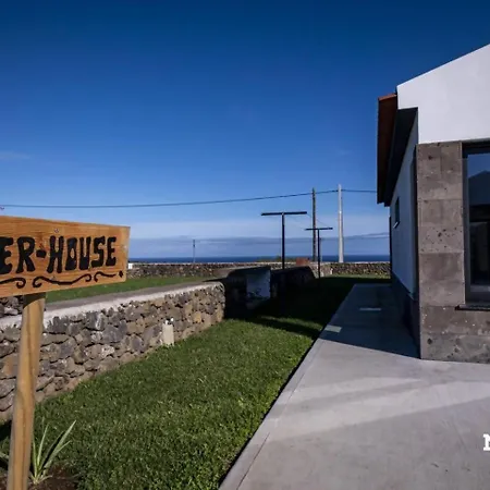 Beer House By Pontanegraazores Altares Exterior photo