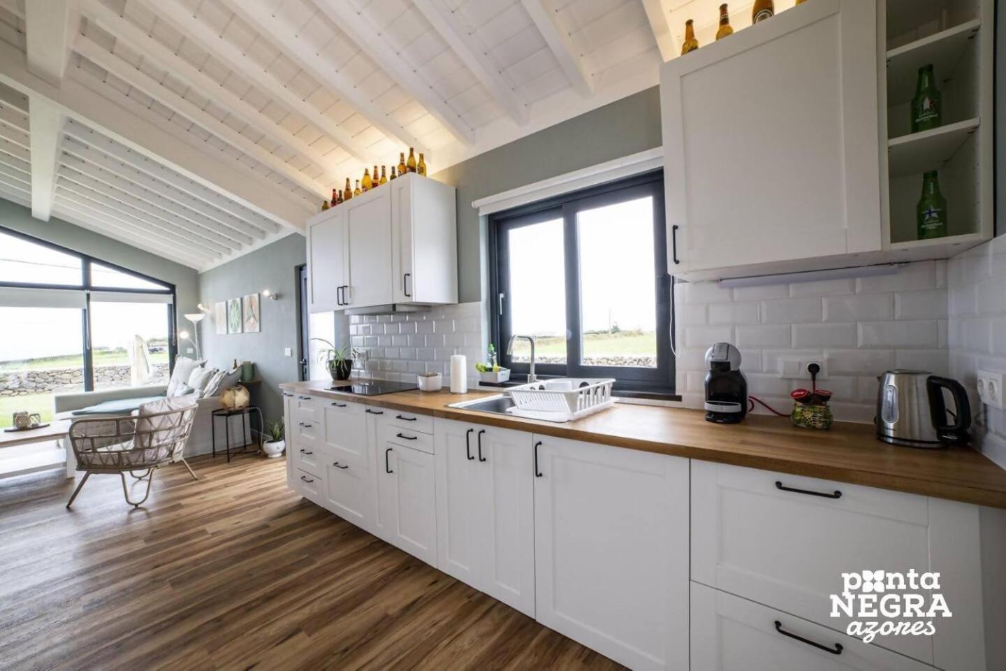 Beer House By Pontanegraazores * Altares