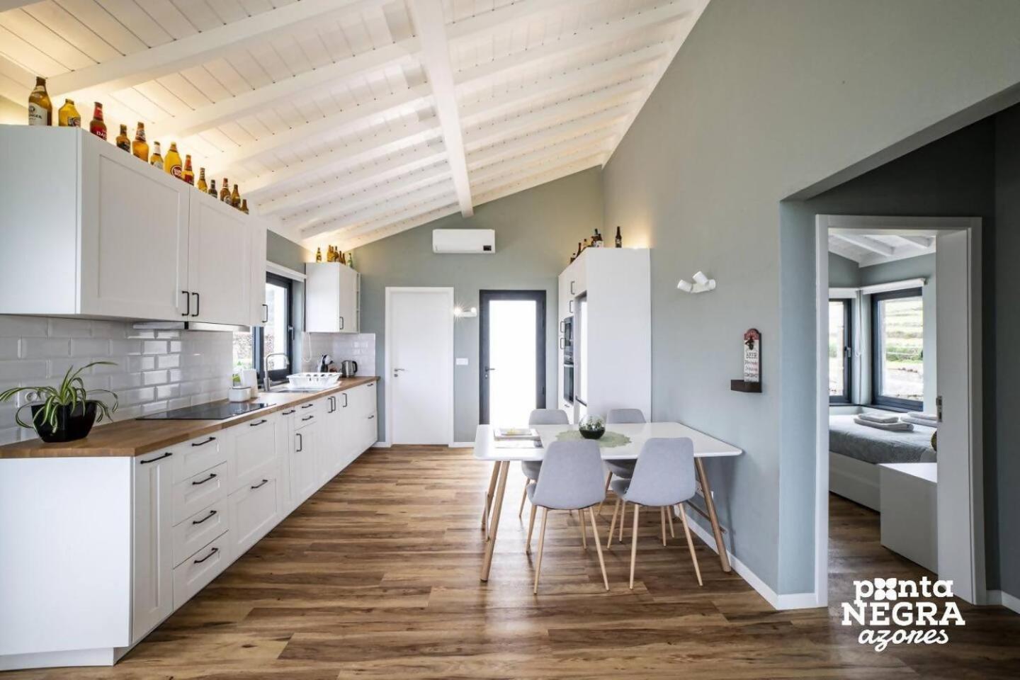 Beer House By Pontanegraazores Holiday home Altares