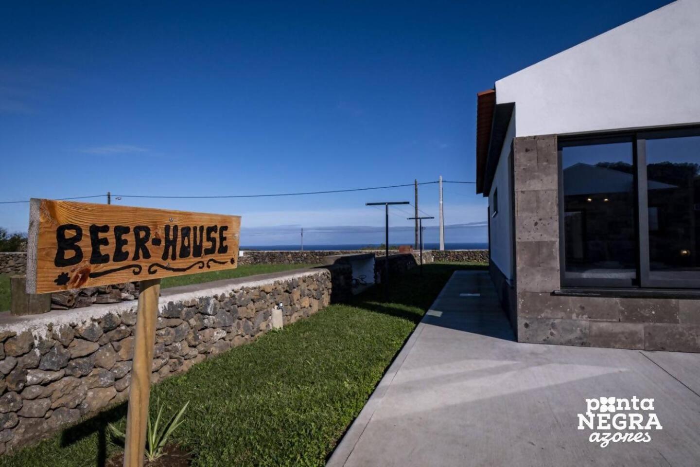 Beer House By Pontanegraazores * Altares