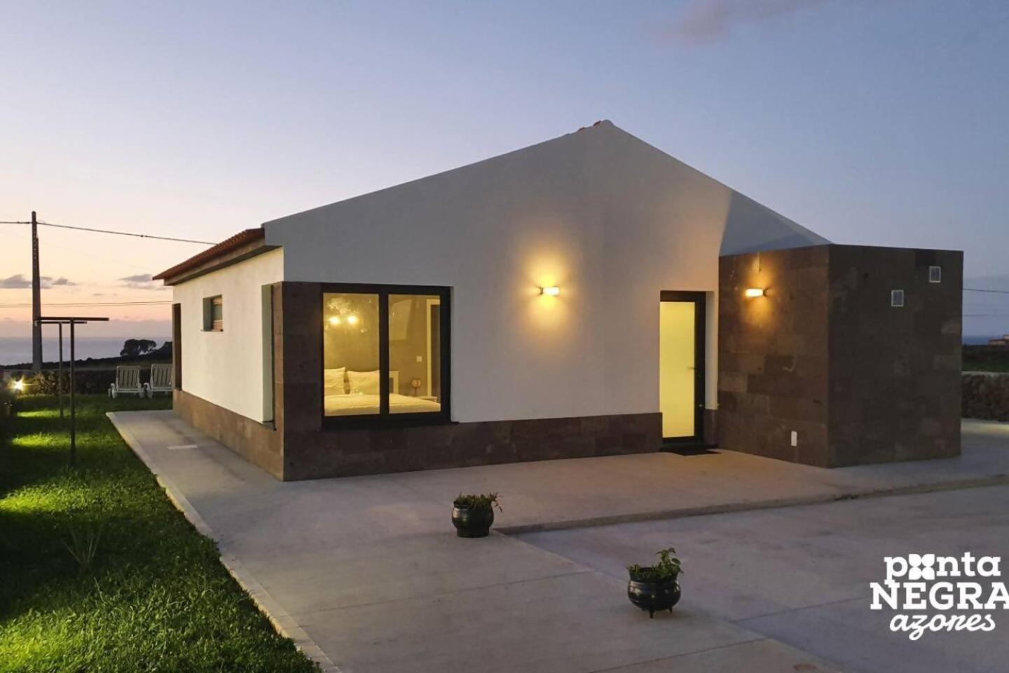 Beer House By Pontanegraazores * Altares